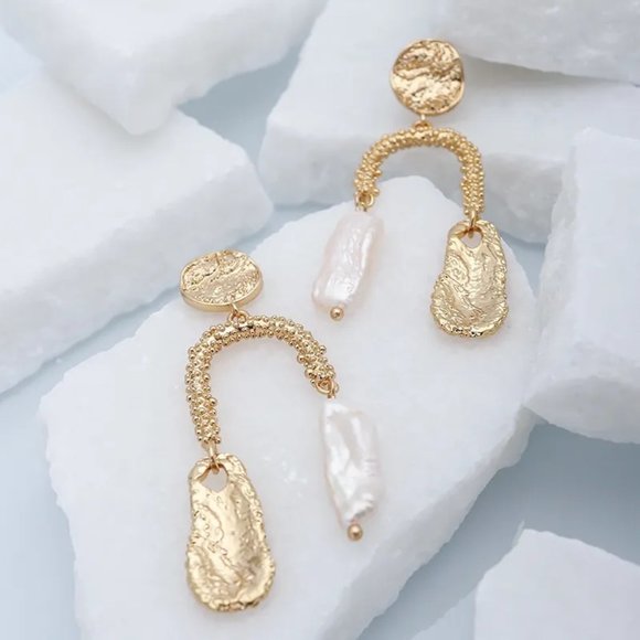 Jewelry - U-Shaped Copper Plated and Freshwater Pearl